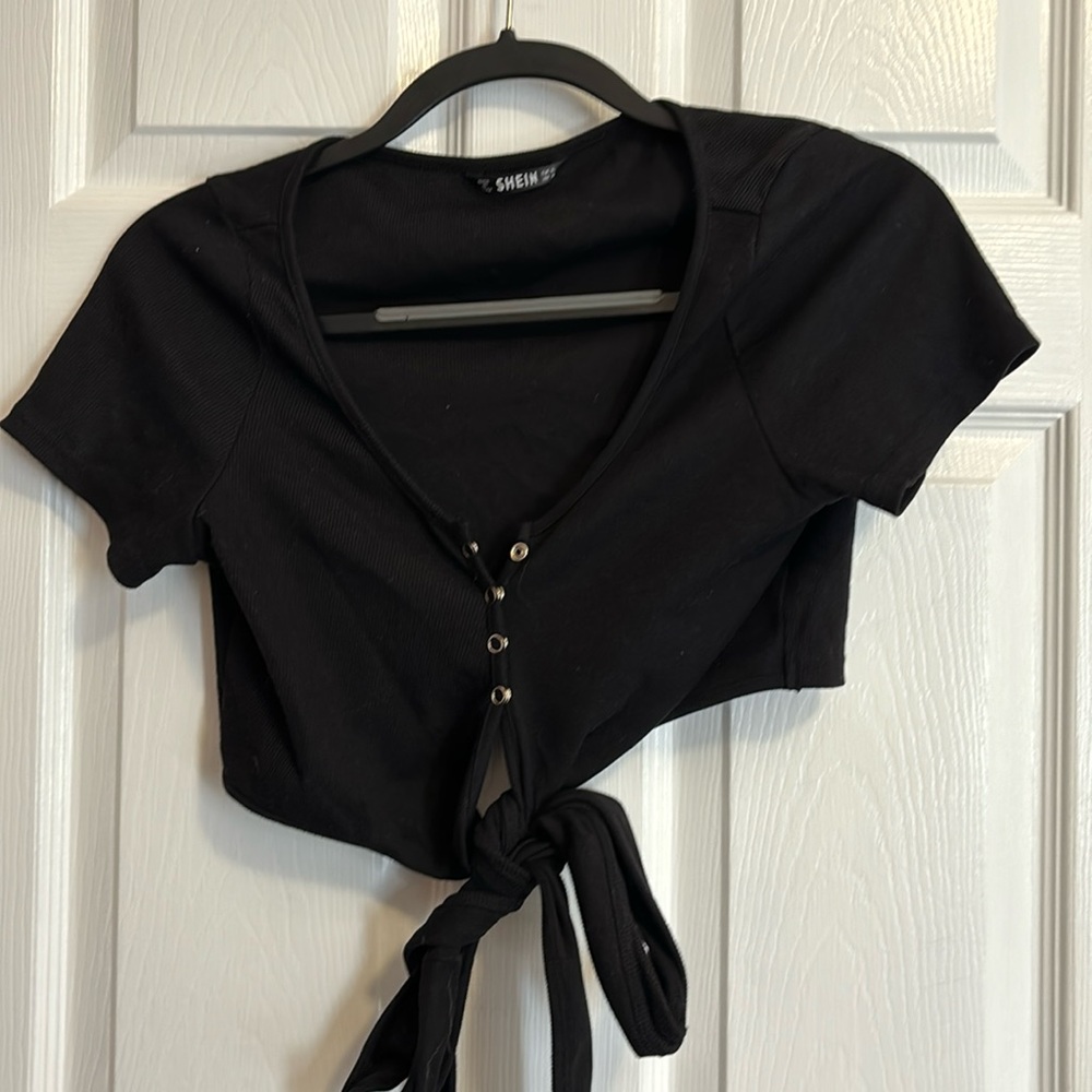 Crop top tie front with buttons